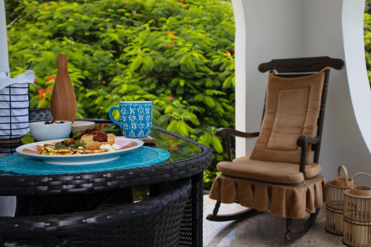 The Serene House Bed & Breakfast Лукільо Екстер'єр фото